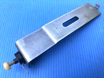 Cuadro interruptor pedal freno cuda challenge 1970 1 2 3 4 E carrocería 3488482 fecha 145 1 Foto 1 de 4