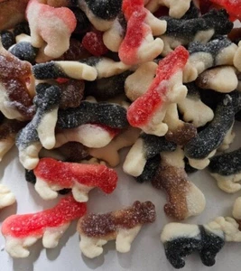 Fizzy Cows Sweets | Fun Farm Animal Shaped Treats | Black Brown Red | Halal - Picture 1 of 10