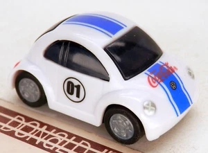 Nuevo Volkswagen Beetle Blanco con Rayas COQUE Coca-Cola VW Bug Pull-Back Racer - Imagen 1 de 2