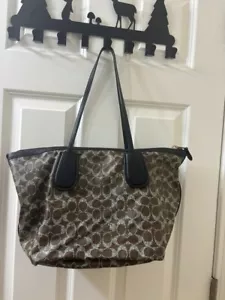 Coach F33504 Taxi Zip Top Tote in Signature Coated Canvas Damentasche Braun - Bild 1 von 21