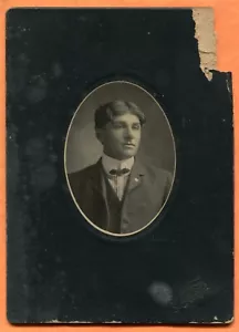 Florenz WI Porträt eines jungen Mannes von Florenz Galerie um 1900 Jahre Schrankkarte - Bild 1 von 2