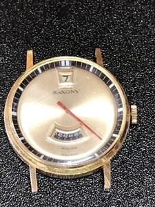SAXONY Wind Up Wrist Watch HOURS & MINUTES BUBBLE MAGNIFER MEN'S VINTAGE Runs! - Picture 1 of 11