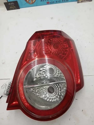 Luz trasera derecha lado pasajero chevy aveo derecha derecha hatchback usada OEM Foto 1 de 4