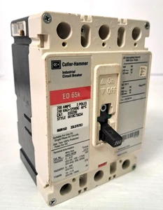 Disyuntor Eaton Cutler Hammer ED3200 3 polos 200 amperios nuevo sacar ENVÍO RÁPIDO - Imagen 1 de 11