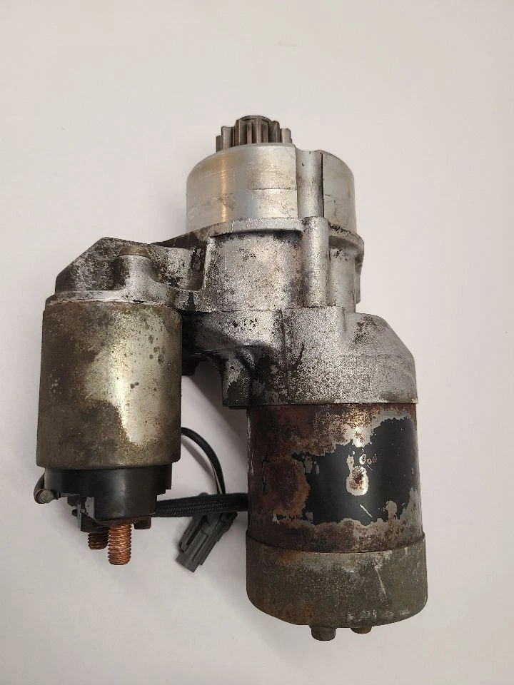 2002-2003 INFINITI QX4 Starter Motor 233004W010         - Image 1 of 4