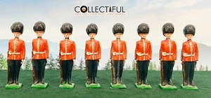 GRENADIER GUARDS - BRITISH ROYAL LEAD SOLDIERS X8 - BRITAINS SIZE FIGURES 🔥L58 - Picture 1 of 2