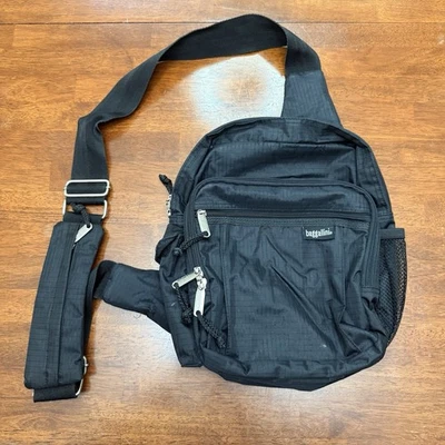 Baggallini Messenger Crossbody Sling Travel Bag Nylon Multi Pocket Black Unisex - Image 1 of 4