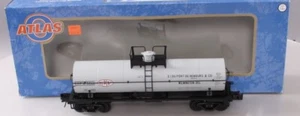 ATLAS O 3-RAIL WILMINGTON DELAWARE DUPONT 10,000 GALLON TANK CAR! O SCALE 10k - Picture 1 of 3