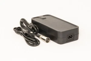 Chargeur de batterie 54,6V 3A XLR 3Pin pour batteries 48V Li-Ion vélo électrique vélo électrique pedelec 3 broches - Photo 1/1