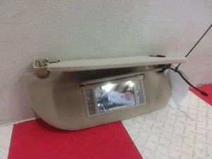 01 02 Lincoln Town Car Passanger Right Sun Visor Dual Illuminated Tan - Picture 1 of 7