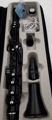 Nuvo Beginner Clarinet With 6 Tennor Rings With Accessories & Hardcase 58CM - Image 1 of 4