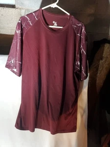 BADGER SPORT T-Shirt weinrot mit weißen Spritzern an den Ärmeln Kinder XL - Bild 1 von 3