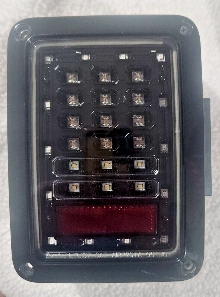 2 luces traseras LED QUADRATEC EN DESGASTE PROFESIONAL PARA AUTO JEEP WRANGLER JK 07-18 AMBOS LADOS Foto 1 de 4