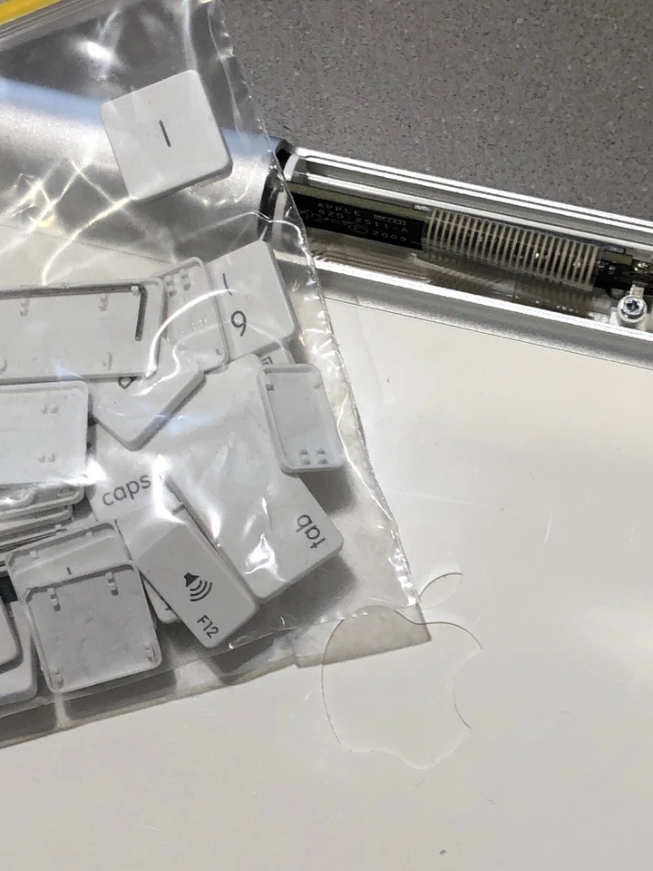 Apple A1314 Keyboard - Individual Parts - Genuine Apple - Bild 1 von 1