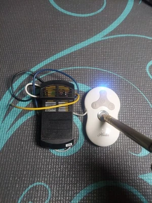 Hunter 99122 Universal 3 Speed Ceiling Fan Remote Control Preowned - Image 1 of 4