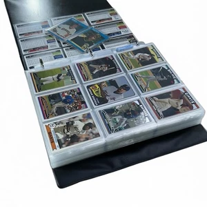 Álbum de 543 + 2 tarjetas de béisbol en su mayoría Topps lote mixto 2005-2006 - Imagen 1 de 3