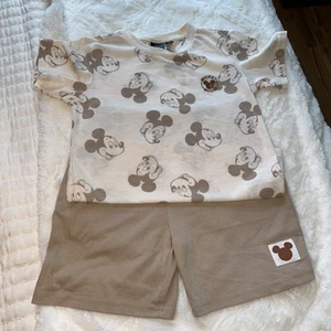 Just Released 2025 NEW Disney Mickey Mouse 2pc Shorts & T-shirt Set Size M 8-10 - Picture 1 of 5
