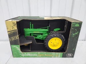 1/8 Scale Models John Deere B Toy Tractor In Box Farm A D G - Picture 1 of 15