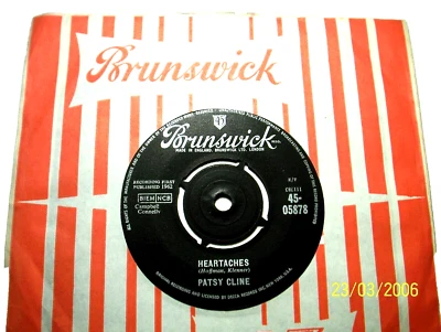 45rpm vinyl record.....Patsy Cline.....Heartaches/Why Can't He Be You....Country - Image 1 of 2