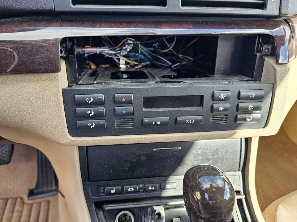 Used A/C Selector Switch fits: 2004 Bmw 330I Sdn E46 push button control w/autom - Image 1 of 4