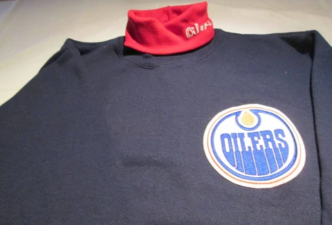 Edmonton Houston Oilers Turtle Neck Sweatshirt Medium Red Collar Majestic NHL Cover