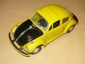 GAMA VOLKSWAGEN 1303 BEETLE AUTOMODELLO SCALA 1/25 NO BURAGO MEBETOYS - Foto 1 di 7