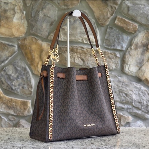 Borsa a tracolla Michael Kors Mina grande con logo marrone