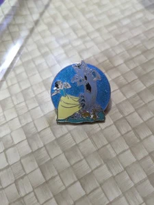 Snow White in the Haunted Woods Spooky Tree Snowglobe Set Disney Pin - Picture 1 of 2