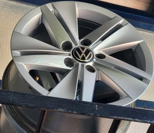 CERCHI IN LEGA 16" ORIGINALI VOLKSWAGEN GOLF 5 - 6 - 7 - 8 - Foto 1 di 1