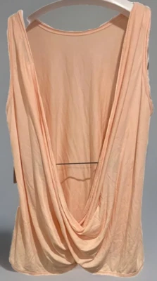 Blusa Tresics sem mangas top rosa claro drapeada frontal feminina tamanho M nova com etiquetas - Imagem 1 de 4