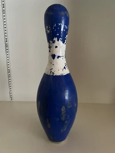 Vintage Full Size ABC Wood Bowling Pin worn original - BLUE in color Rare - Bild 1 von 3