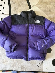 EUC THE NORTH FACE WOMENS 1996 RETRO NUPTSE PURPLE 700 DOWN PUFFER JACKET S - Picture 1 of 11