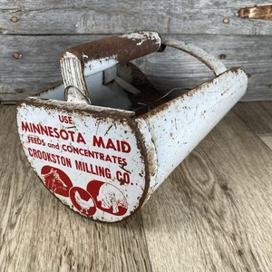 Large Antique Scoop Crookston, MN Farm Barn Feed Grain Scoop with Handle - Picture 1 of 20