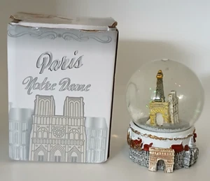 BOULE A NEIGE GLOBE EN VERRE : TOUR EIFFEL - NOTRE DAME - PARIS FRANCE +/-8.5CM - Imagen 1 de 4