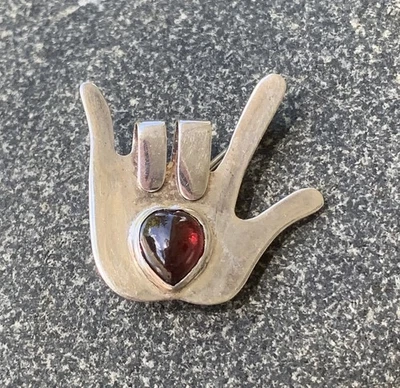 Винтажная брошь на булавке Great Falls Metal Works из чистого серебра с любовным языком жестов - Изображение 1 из 4