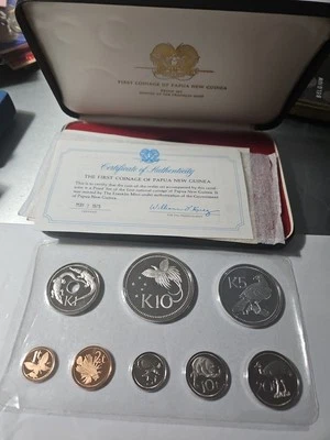 1975 Papua New Guinea 8 Coin Silver Proof Set Franklin Mint  (SM.#10044) - Image 1 of 4