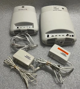 Netgear Orbi Tri-Band WiFi System CBK40 modem router + satellite - Foto 1 di 6
