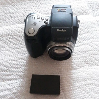 Kodak EasyShare DX6490 4.0MP Digital Camera & Battery Black - Image 1 of 3
