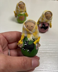 KlintåsHems: Påskgumma, grön, handmålad. Easter old lady (pack of two) - Picture 1 of 3