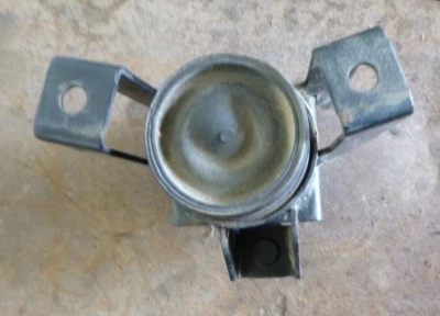 Suzuki Swift FZ 9/10-4/17 1.4 Right Engine Mount - Image 1 of 4