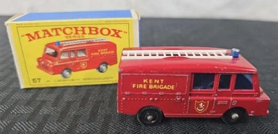 Винтажный спичечный коробок пожарная машина Land Rover No 57 оригинальная коробка 1:64 из старых запасов - Изображение 1 из 2