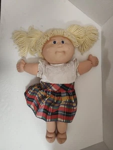 1998 Vintage Cabbage Patch Kids Girl Doll Long Blonde Hair Blue Eyes One Dimple - Picture 1 of 12