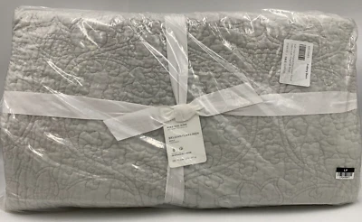 Pottery Barn 比利时亚麻花卉针 King Cal King 被子柔软灰色 #9794D — 第 1/3 张图片