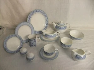 Royal Doulton Expressions - Rivoli - dishwasher/microwave safe tableware - 7A7A - Picture 1 of 17