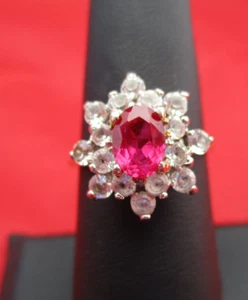 Cocktail Ring goldfarben 16 klare Strasssteine mittig roter Rubin Optik echt Gr. 7,5 - Bild 1 von 5