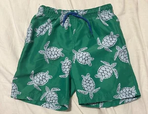 Mini Boden Swim Shorts Swimtrunks Boys Green Turtle Size 9/10 - Picture 1 of 3