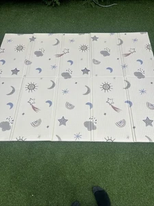 Nuby Foldable Play Mat Waterproof Reversible Easy Clean - Stars & Skies - Picture 1 of 5
