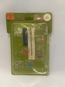 Vintage 1970 Barbie Teen Fashion Paks -PJ Christie & Julia - Il cucito - aperto - Foto 1 di 16