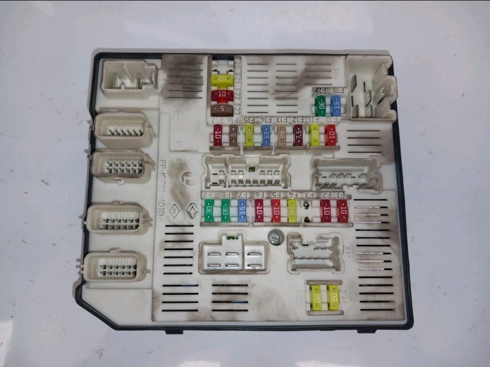 CENTRALINA INIEZIONE BSM Renault Megane III Grandtour (KZ) 2010 284B69854R - Immagine 1 di 3