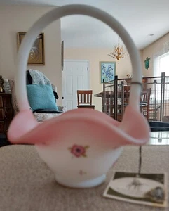 HAND PAINTED 1970'S FENTON PEACH BLOW FLORAL RUFFLE TOP BASKET W/ TAG & BOOKLET - Picture 1 of 12